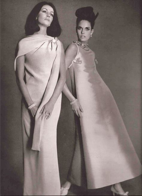 1960s Alien Style, 1969 Fashion, 1960s Dresses, Vogue Vintage, 1960's Fashion, Dior Collection, Fashion 1960s, Jeanne Lanvin, Sixties Fashion