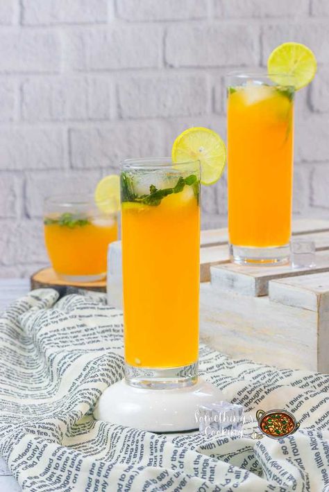 Orange Mojito Mocktail Orange Mojito, Homemade Orange Juice, Orange Juice Cocktails, Vodka Orange, Orange Juice Smoothie, Orange Juice Recipes, Orange Juice Drinks, Alcohol Free Cocktails, Mojito Mocktail