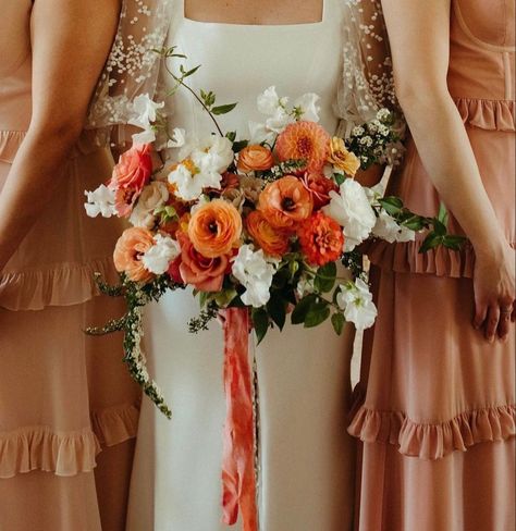 Fall Poppy Bouquet, Peachy Orange Wedding Flowers, Sunset Terracotta Wedding Flowers, Fall Bouquet Bridesmaid, Rust Orange Bridal Bouquet, Muted Sunset Wedding, Burnt Orange Wedding Florals, Burnt Orange Spring Wedding, Burnt Orange And Peach Wedding