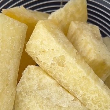 Chefabbys on Instagram: "How to Fry Crunchy Yam!! Team Graw Graw😂❤️❤️ #ghana #ghanainfoodblogger #ghanafood #ghanalunch #friedyam #crunchy #fyp #viral #explorepage #ghfoodnetwork #yamchips #accra #recipes #accrafoodie #foodie #foodblog9ja #foodporn #9ja #food9ja #viralfood" Fried Yam Ghana, Fried Yam, Ghana Food, January 22, Accra, Ghana, Food Blogger, Chips, On Instagram