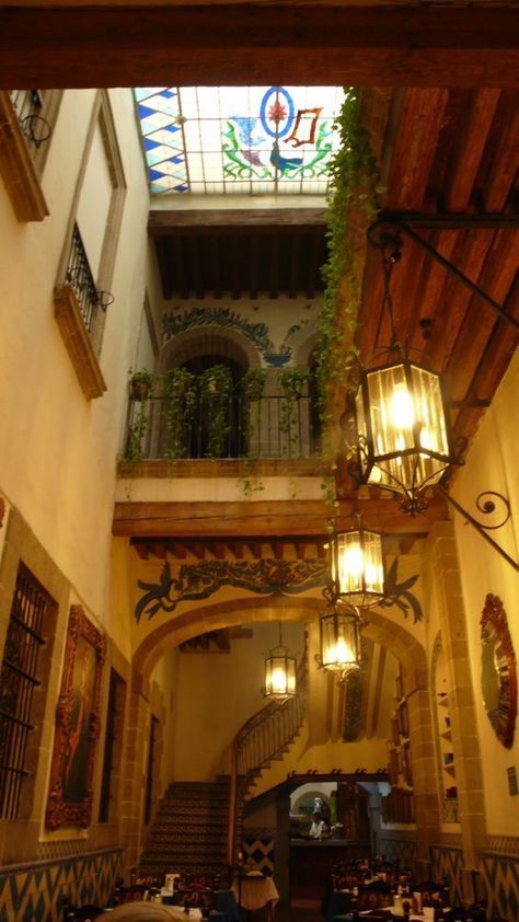 Mexico Cafe, Mexico City Style, Hacienda Style Homes, Casas Coloniales, Hacienda Style, Spanish Style Homes, Dream House Rooms, Spanish House, Dream Apartment