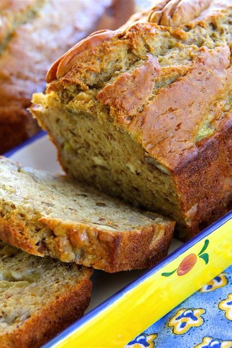 Almost No Fat Banana Bread | "This recipe is dangerously delicious!" #bread #breadrecipes #bananabread #bananabreadrecipes 3 Banana Bread Recipe, Banana Bread Recipe Uk, Low Fat Banana Bread, Banana Bread With Applesauce, Recipe With Sour Cream, Banana Bread Recipe Moist, Baking Powder Uses, Sour Cream Recipes, Moist Banana Bread