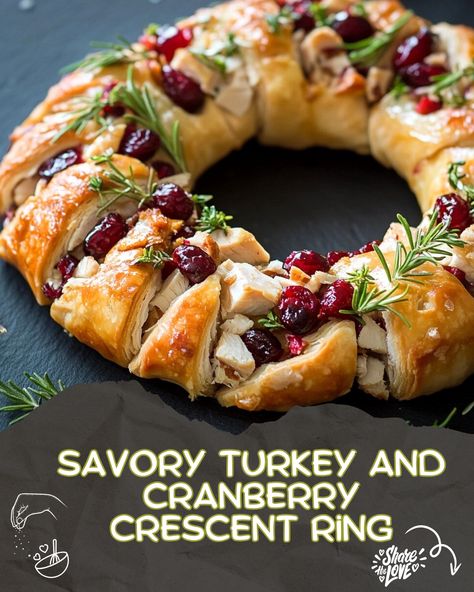 Crescent Roll Ring Recipes, Crescent Ring Recipes, Crescent Roll Recipes Dinner, Turkey And Cranberry, Luscious Recipes, Crescent Roll Appetizers, Cranberry Turkey, Thanksgiving Brunch, Crescent Recipes