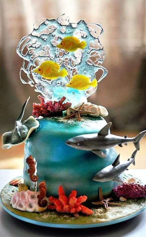 Seaworld Cake                                                                                                                                                                                 Más Cottagecore Inspiration, Ocean Cakes, Sea Cakes, Beach Cakes, Crazy Cakes, Fish Cake, Unique Cakes, Awesome Cakes, Novelty Cakes