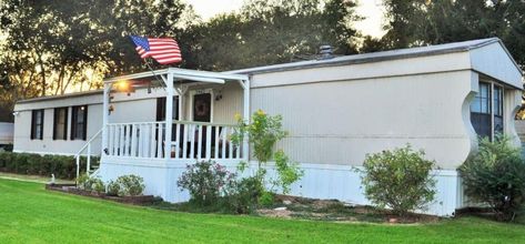 TX Blogger Shares Her DIY Manufactured Home Remodel Manufactured Home Remodel Before And After, Mobile Home Bathrooms, Mobile Home Skirting, Remodel Mobile Home, Diy Exterior, Mobile Home Renovations, Manufactured Home Remodel, Mobile Home Living, Home Remodeling Diy