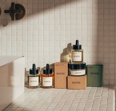 ROWSE su Instagram: "A collection of plant-based skincare essentials, created with intention: To realize the beauty of people and the planet 🌿🌎…" Skincare Branding, Skincare Products Photography, Modern Packaging, Cosmetic Packaging Design, Plant Based Skincare, Skincare Packaging, Cosmetics Photography, Skincare Essentials, Beauty Products Photography