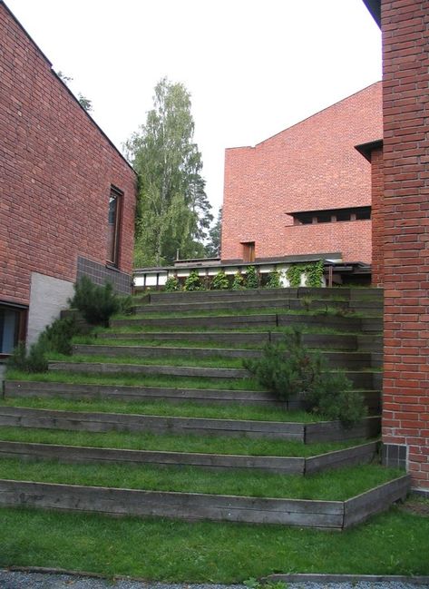 AD Classics: Säynätsalo Town Hall / Alvar Aalto | ArchDaily Critical Regionalism, Alvar Alto, Robert Mallet Stevens, Vitra Design, Walter Gropius, Eero Saarinen, Famous Architects, Farm Design, Town Hall