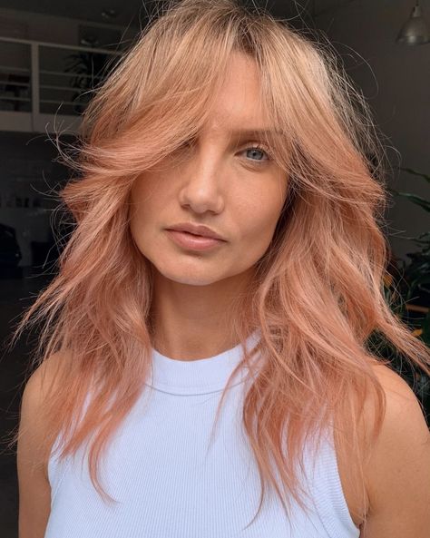 Golden Peach Hair, Beautiful Ginger Hair, Ginger Hair Color Ideas, Peach Pink Hair, Salmon Hair, Pink Peach Hair, Belinda Lee, Spiky Haircut, Pink And Orange Hair