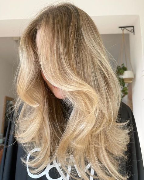 Big Hair Blowout, Buttercream Blonde Hair, Mid Length Blonde Hair, Heavy Layers, Hair Blowout, Neutral Undertone, Golden Blonde Hair, Hairstyles For Layered Hair, Blonde Hair Inspiration