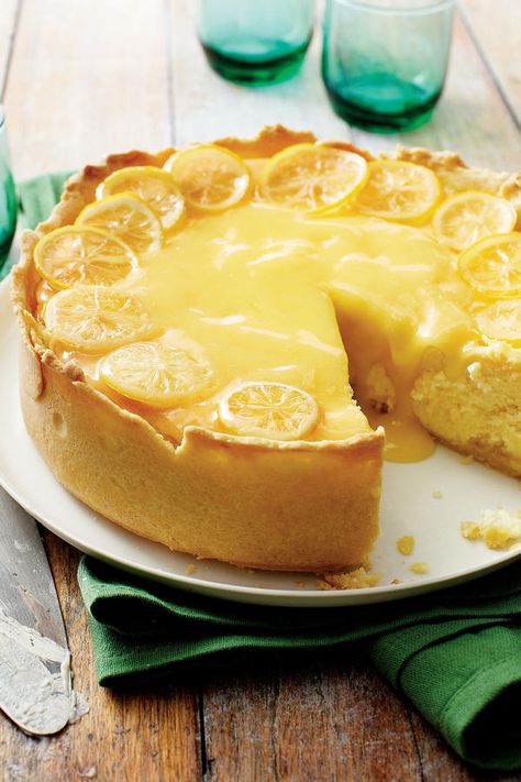 Lemon Bar Cheesecake - 9 Deceptively Easy Cakes for When Your Mother-in-Law Asks You to Bring Easter Dessert - Southernliving. Recipe: Lemon Bar Cheesecake  This citrus-inspired cheesecake has the wow factor. It combines the best of flavors of both lemon bars and cheesecakes, creating a creamy dessert that will be the talk of Easter lunch. Creamy Cheesecake Recipe, Candied Lemon Slices, Citrus Desserts, Dessert Oreo, Coconut Dessert, Lemon Bar, Desserts Keto, Torte Cupcake, Tart Dessert