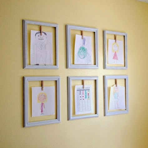 Diy Kids Art Display, Uppfostra Barn, Displaying Kids Artwork, Art Display Kids, Childrens Artwork, Kids Artwork, Children's Art, Toy Rooms, Artwork Display