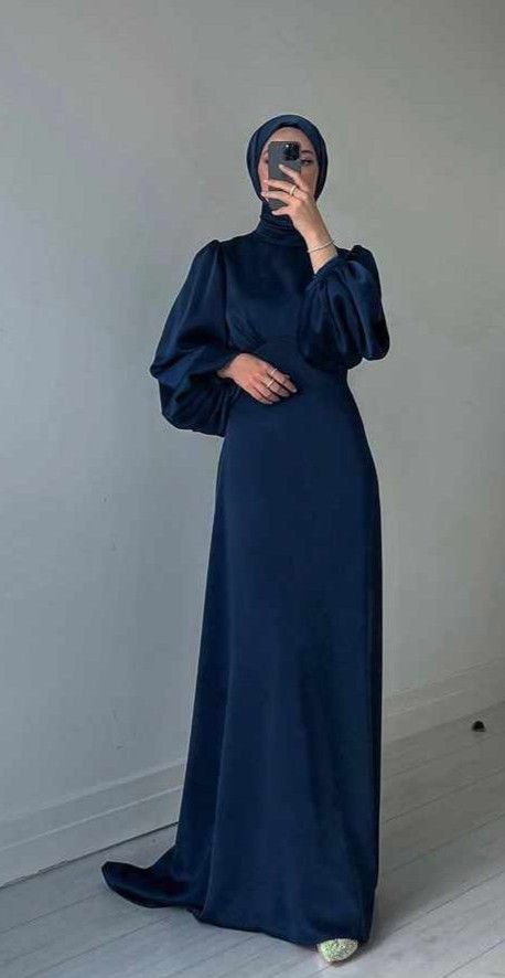 Dress Soiree, Hijabi Dresses, Braidsmaid Dresses, Simple Long Dress, Estilo Hijab, Hijab Evening Dress, Soiree Dresses, Soiree Dress, Mode Abaya