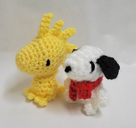 Snoopy and Woodstock Plushies - amigurumi crochet peanuts dog yellow bird beagle charlie brown plush Crochet toys patterns free amigurumi #crochettoyspatternsfreeamigurumi #crochet #crochettoy #crochetpattern #crochetpatterns 1.763 Toys Quotes, Crochet Snoopy, Crochet Charms, Crochet Turtle Pattern, Plush Crochet, Crochet Cat Pattern, Crochet Birds, Crochet Turtle, Turtle Pattern