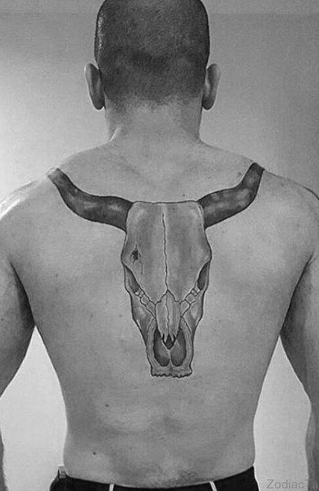 30 Badass Skull Tattoo Designs - The Trend Spotter Cranium Tattoo, Punisher Skull Tattoo, Cow Skull Tattoo, Bull Skull Tattoo, Skull Face Tattoo, Longhorn Tattoo, Cat Skull Tattoo, Skull Tattoos For Men, Cow Skull Tattoos