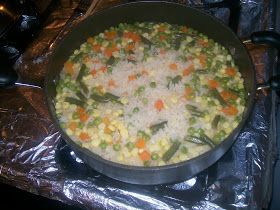 White Rice With Vegetables, Guatemalan Food, Cuban Spanish, Rice With Vegetables, Salvadorian Food, White Rice Recipes, Rice On The Stove, Cuban Food, Rice Recipes For Dinner