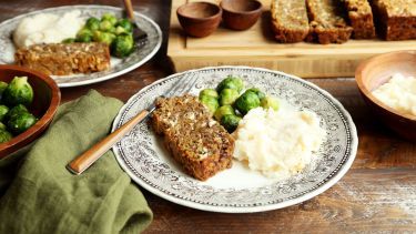 Cottage Cheese Roast (Vegetarian Meatloaf) Recipe - Food.com Cowboy Meatloaf, Meatless Meatloaf, Lacto Vegetarian, Vegetarian Meatloaf, Cheese Loaf, Vegetarian Noodles, Cooking Light Magazine, Vegan Entrees, Meat Meals