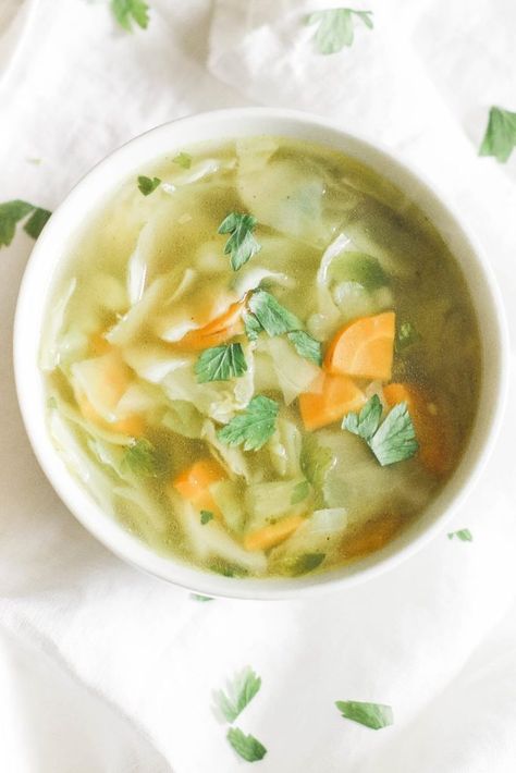 15 Paleo Soup Recipes To Keep You Warm Fedtforbrændende Mad, Low Calorie Baking, Low Carb Low Calorie, Cabbage Soup Diet Recipe, Healthy Cleanse, Diet Soup, Diet Soup Recipes, Quick Fat Loss, Breakfast Low Carb