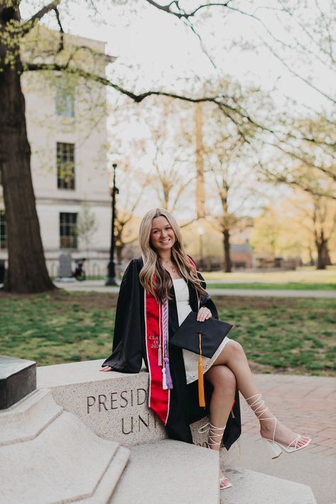 Ohio State University Graduation Photos, Osu Senior Pictures, Graduation Pictures On Campus, Osu Graduation Pictures, Ohio State Graduation Pictures, Unique College Graduation Pictures, Grad Makeup, College Grad Pictures, Photography Graduation