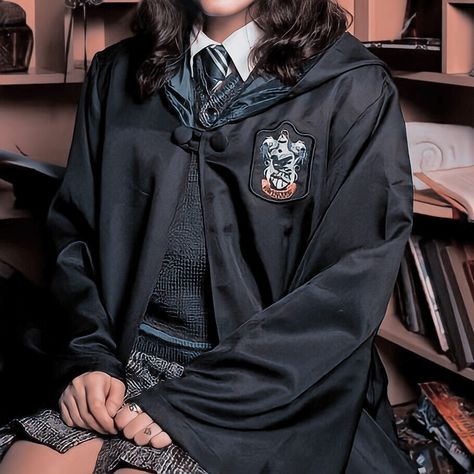 ravenclaw uniform ຊ 𝙙𝙞𝙯𝙩𝙝𝙚𝙢𝙤𝙣𝙨𝙩𝙚𝙧 Aesthetic Hogwarts Uniform, Ravenclaw Uniform Female Aesthetic, Draco’s Girlfriend Outfit, Ravenclaw Aesthetic Outfit Uniform, Ravenclaw Robes Aesthetic, Hogwarts Uniform Aesthetic Ravenclaw, Raven Claw Uniform, Hogwarts Ravenclaw Uniform, Ravenclaw Uniform Aesthetic