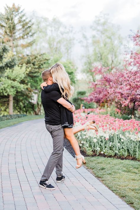 Here are some pose ideas for the perfect casual engagement photos! Whether it's spring, summer, fall, or winter, we'll help you find a beautiful location in Utah for your engagement pictures! Thanksgiving Point Utah Tulip Festival Engagement Photography by Tasha Rose Thanksgiving Point Utah, Casual Engagement Photos, Lehi Utah, Utah Bride, Tulip Festival, Spring Engagement, Bride Getting Ready, Bridal Photography, Engagement Sessions