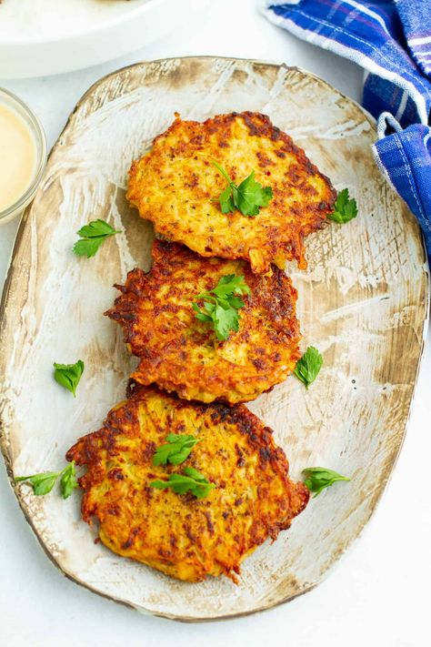 Yellow Squash Baby Food Recipe, Yellow Squash Fritters, Squash Fritters Recipe, Kenneth Temple, Squash Patties, Parmesan Squash, Squash Fritters, Vegetarian Italian, Fritters Recipe