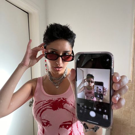 Mirror Picture Instagram, Punk Streetwear, Mirror Picture, Aesthetic Tiktok, Tiktok Style, Style Fashion, Outfit Inspirations, Mirror Selfie, Street Wear