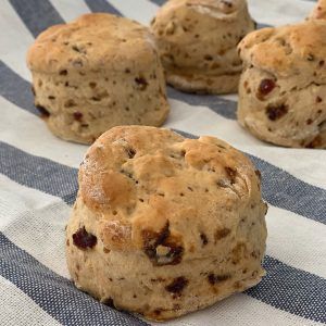 Easy Date Scone Recipe - Create Bake Make Date Scones, How To Make Scones, Scones Recipe Easy, Scones Easy, Lunchbox Treats, Scones Recipe, Date Recipes, Magic Cake, Scone Recipe