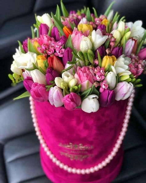 Pin by Tünde Kós-Palik on flowers tulips ✿♡ | Beautiful flower arrangements, Fresh flowers arrangements, Flowers bouquet gift Love Rose Flower, Flower Box Gift, Flower Boutique, Flower Arrangements Simple, Flowers Bouquet Gift, Wallpaper Nature Flowers, Fresh Flowers Arrangements, Spring Tulips, Beautiful Flower Arrangements