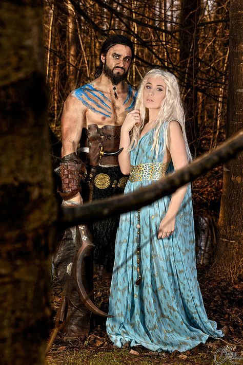 Khal and Khaleesi by NikitaCosplay on @DeviantArt Khaleesi And Khal Costume, Medieval Couple Costume, Game Of Thrones Couples Costumes, Khaleesi Cosplay, Khal And Khaleesi, Khaleesi Costume, Daenerys Costume, Daenerys Targaryen Khaleesi, Queen Daenerys