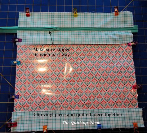 Project Bag Tutorial, Embroidery Quilts, Machine Embroidery Quilts, Sewing Binding, Zipper Pouch Tutorial, Vinyl Bag, Project Bags, Sewing Tutorials Free, Sewing Purses