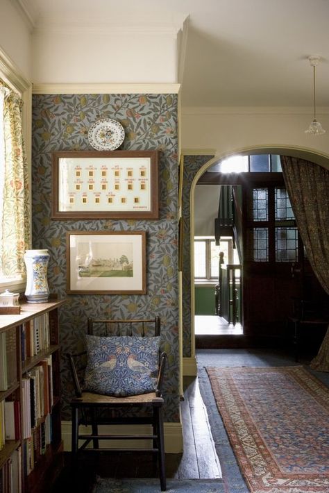 Arts And Crafts Interiors, Morris Wallpapers, William Morris Designs, Arts And Crafts House, Art And Craft Design, Arts Crafts Style, Arts And Crafts Movement, Treasure Hunt, A Chair