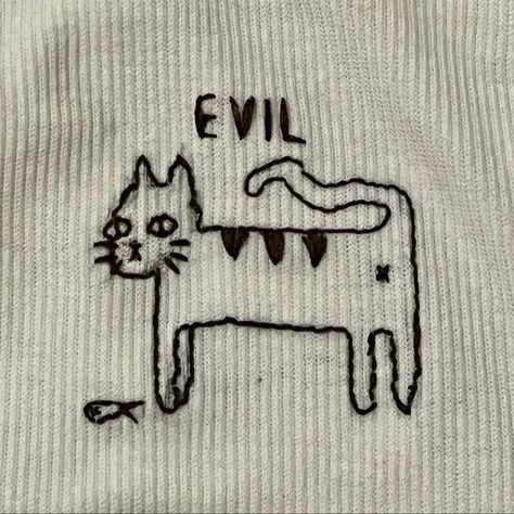 Embroidery Ideas Easy, Cute Embroidery Ideas, Embroidery Grunge, Grunge Embroidery, Embroidery On Clothes, Cute Embroidery, 자수 디자인, Embroidery Inspiration, Diy Shirt