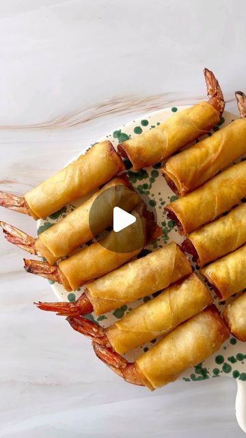 Wraps Recipes For Parties, Prawn Wrap Recipe, Prawn Spring Rolls, Prawn Snacks, Prawn Appetizers, How To Make Spring Rolls, Prawn Rolls, Easy Spring Rolls Recipe, Prawns Appetizers