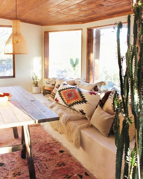 Southwest Interior, Cowboy Home Decor, Tree House Interior, Dining Room Inspo, Southwestern Home Decor, Desert Decor, Southwestern Home, Southwest Decor, Surf Shack