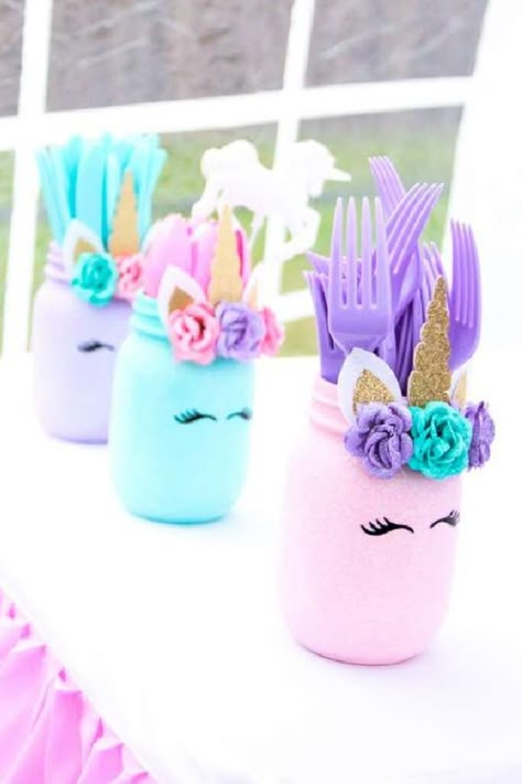 Unicorn Birthday Party Ideas Decoration, Unicorn Birthday Party Food, Unicorn Mason Jar, Diy Unicorn Birthday Party, Unicorn Birthday Party Cake, Unicorn Bday Party, Unicorn Birthday Ideas, Unicorn Centerpiece, 4de Verjaardag