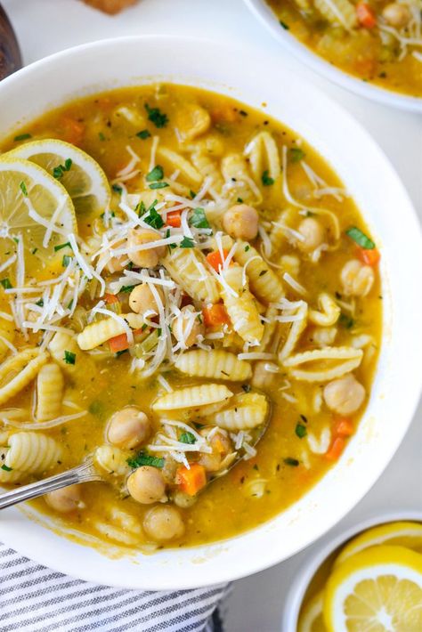 Lemon Chickpea Soup, Garbanzo Bean Soup, Cavatelli Recipe, Lemon Chickpea, Dutch Oven Soup, Warm Soup Recipes, Vegetables Pasta, One Pot Vegetarian, Garbanzo Bean