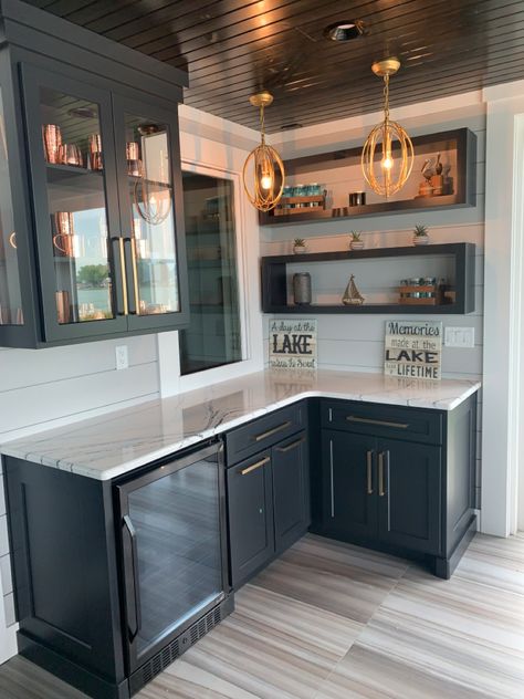 Coffee Bar In Basement, Wet Bar Black Cabinets, L Shaped Dry Bar, L Shaped Wet Bar, Office Kitchenette Ideas, Industrial Kitchenette, Corner Dry Bar, Corner Wet Bar Ideas, Corner Dry Bar Ideas