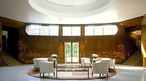 This is the foyer of Eltham Palace near London.   The whole house is equally breath-taking. Villa Necchi Campiglio, Eltham Palace, Interior Art Deco, Villa Necchi, Interior Design History, Art Deco Interiors, Palace London, Palace Interior, Deco Interiors