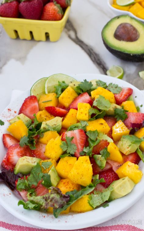 Strawberry Mango Salad Recipe, Mango And Avocado Salad, Fall Salad Recipes, Strawberry Avocado Salad, Spicy Dressing, Mango And Avocado, Strawberry Salad Recipe, Chinese Chicken Salad Recipe, Fall Salad