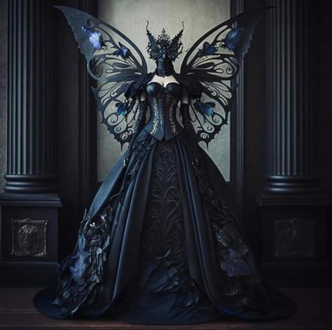 Dark Fae Dress, Dark Fantasy Gown, Fantasy Gowns Warriors, Fairy Ball Gown, Fantasy Ball, Magical Dress, Dark Dress, Fairytale Fashion, Fantasy Clothes