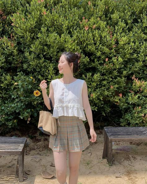 Cotton Dress Summer Casual, Sunday Dress Outfit, Skirt Outfits Korean, Babydoll Tops, Fashion Chinese, Outfit Korean, Casual Day Outfits, Cotton Dress Summer, Crop Top Outfits