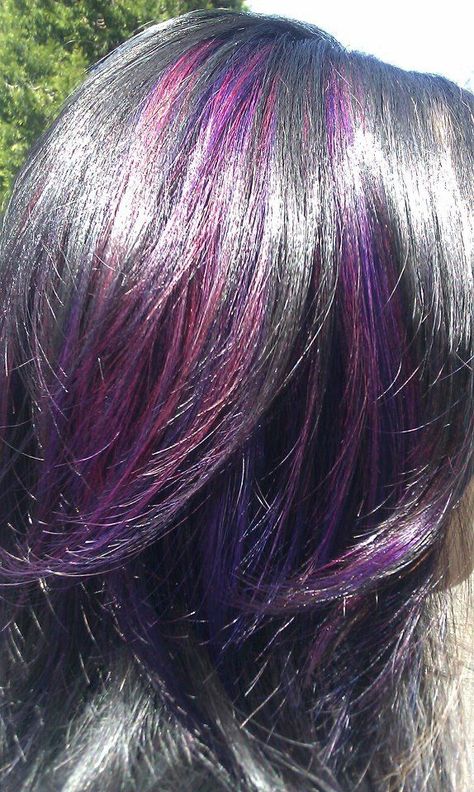 pink and purple peekaboos Peekaboo Hair, Hair Streaks, Dyed Hair Inspiration, Hair Stylies, Hair Color And Cut, Dye My Hair, Hair Dye Colors, Hair Inspiration Color, Hair Inspo Color