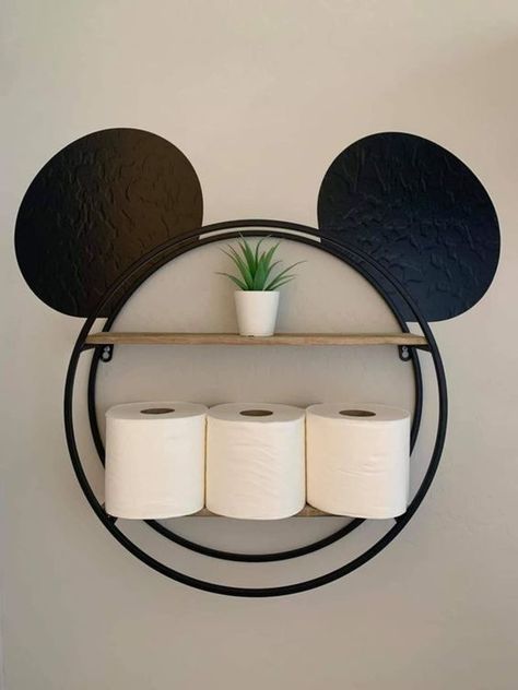 Mickey Mouse Home Decor, Cozinha Do Mickey Mouse, Mickey Bathroom, Mickey Mouse Bathroom, Disney House Ideas, Disney Themed Rooms, Disney Bathroom, Mickey Mouse House, Mickey Decorations