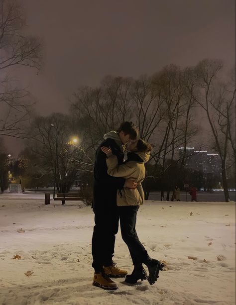 Couple In Snow Aesthetic, Christmas Romance Aesthetic, Winter Aesthetic Couple, Winter Boyfriend, Blazer Pocket, Couples Moments, Couple Winter, Winter Couple, Cosy Blanket