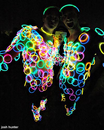 Bucket List Tumblr, Bff Bucket List, Glow Run, Sweet Frog, Teenage Bucket List, Neon Outfits, Glow Party, Neon Party, Neon Glow