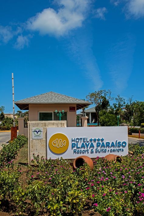 Playa Paraiso Cayo Coco Beach Resort (Great For A Budget Vacation) Cayo Santa Maria, Cayo Coco, Coco Beach, Beer Case, Holguin, Budget Vacation, Caribbean Island, Caribbean Islands, Cool Bars