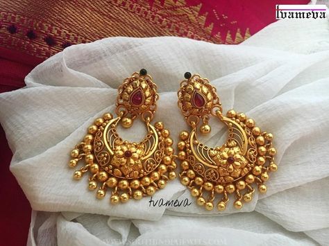 Charming Gold Plated Antique Chandbali From Tvameva. For more details please contact. Seller Name : Tvameva Instagram : https://www.instagram.com/tvameva/ Contact : 9994767370 Related PostsPretty Designer Earrings From Tvameva22K Gold Ruby Earrings From BhimaGold Plated Antique Ruby Jhumka From TvmevaMatt Finish Ruby Coin NecklaceMatt Finish Mango Necklace SetGold Plated Ruby Emerald Maang TikkaGold Plated Antique Earrings … Chand Bali, Temple Jewellery Earrings, Gold Earrings Indian, Gold Jhumka, Antique Gold Earrings, Gold Jhumka Earrings, Gold Necklace Indian Bridal Jewelry, Chandbali Earrings, Jewelry Designing