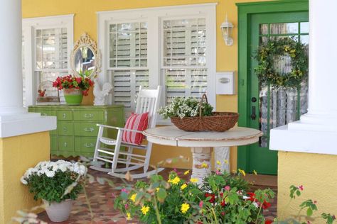 Daisy Cottage’s décor is as bright and cheerful as its name. Click the link to take a tour! #cottagesandbungalows #cottage #bungalow #cottagestyledecor #cozycottage #cottagehome #interiordesign Colorful Cottage Interiors Bedroom, Colorful Cottage Decor, Colorful Cottage Living Room, Colorful Vintage Cottage, Small Cottage Decor, Colorful Cottage Interiors, Eclectic Cottage Decor, Bright Cottage, Cottage Style Bedrooms