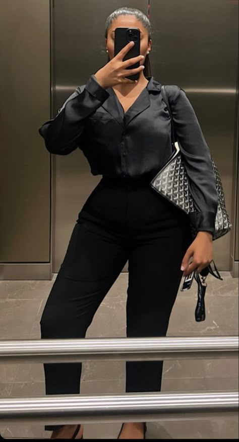 Buissnes Woman Aesthetic Black, Interview Outfit All Black, Receptionist Outfit Front Desk Black Women, Professional Outfits Women Black Women, Corporate Aesthetic Woman Outfits, All Black Proffesional Outfit, All Black Receptionist Outfit, Perfessional Outfits Classy Black Women, Real Estate Outfits Black Women