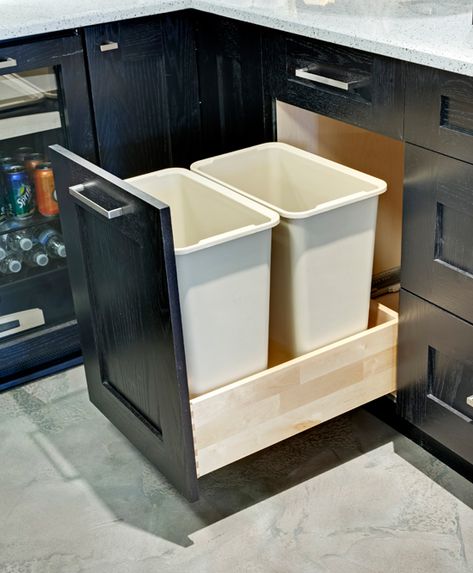 Kitchen Garbage Can Storage, Pull Out Garbage, Kitchen Cabinets Storage Organizers, Garbage Can Storage, Under Kitchen Sink, Trash Can Cabinet, Ranch Kitchen, Open Kitchen And Living Room, Living Room Decor Gray